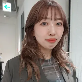 セミロング カラー ヘアアレンジ 🌐サトウ リョウ🌐のヘアスタイル