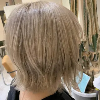 カラー ヤマダ サクラのヘアスタイル