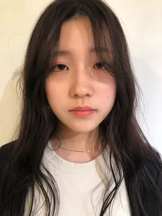 カラー ブリーチカラー🎀 韓国風/寺門美優のヘアスタイル