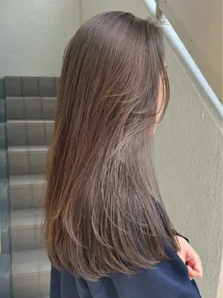 ミディアム カラー 鈴木駿介 レイヤーカットのヘアスタイル