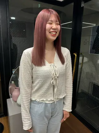 カラー 柔らかストレートと ツヤカラー/和田陽向のヘアスタイル