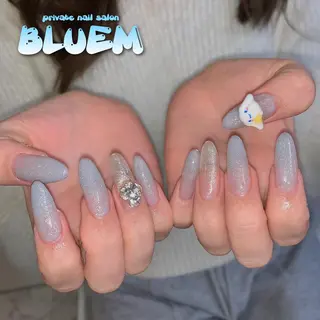 ネイル BLUEM なな🐶のネイルデザイン