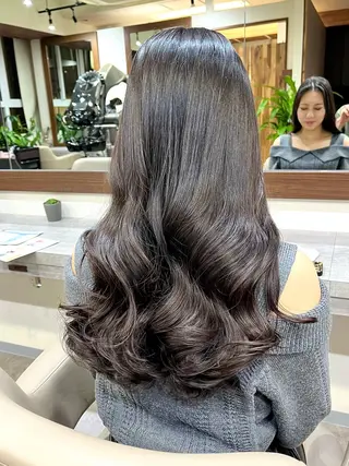 セミロング パーマ 波巻きウェーブ 韓国風パーマ 纐纈のヘアスタイル