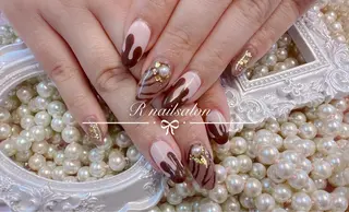 ロング R NAILSALONのネイルデザイン