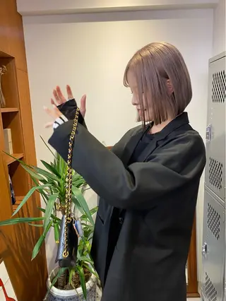 ショート カラー minami ハイトーン/レイヤーのヘアスタイル