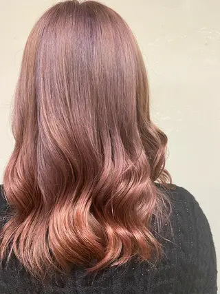 セミロング ami🍑艶カラー/ 髪質改善/透明感のヘアスタイル