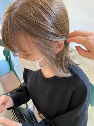 ミディアム カラー 藤野 凪沙のヘアスタイル