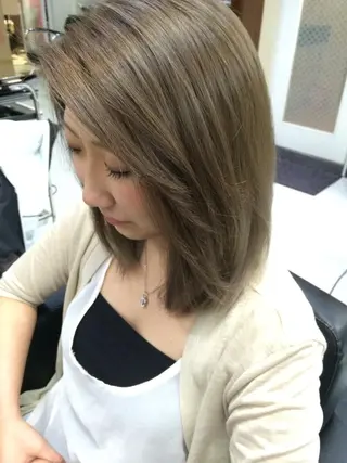 ミディアム カラー ハイトーン Arphyのヘアスタイル