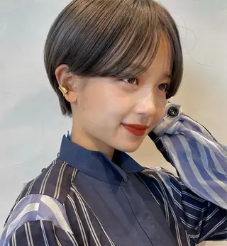 ショート レイヤー/透明感/ 顔周り/kana🩰のヘアスタイル