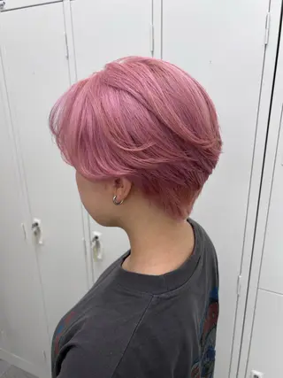 カラー HEADS MARIKAのヘアスタイル