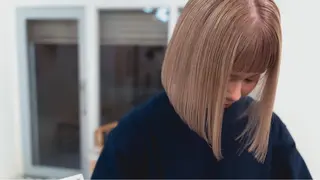 ショート カラー 顔周りレイヤー/韓国 ブリーチminamiのヘアスタイル