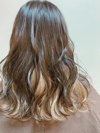 ロング カラー 新井 彩寿花のヘアスタイル