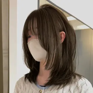 ミディアム 岸本 理希のヘアスタイル