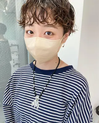 ショート パーマ レイヤーカット⭐️ ブリーチ桑原 日花理のヘアスタイル