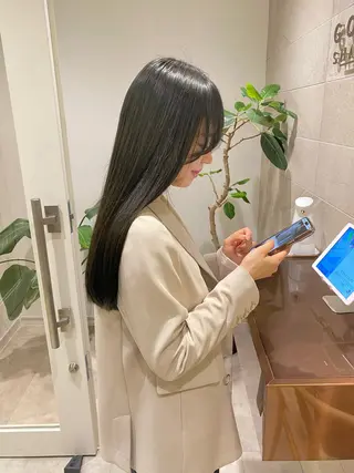 ロング GOTODAYSHAiRESALON cras所属・暗髪×透明感カラー マンツーマン宮脇滉平のヘアスタイル