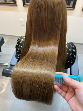 ロング カラー AnFye cinq mille所属・AnFye cinq milleのヘアスタイル