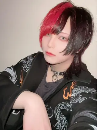 メンズ 奥本 侑 ハイトーン、髪質改善のヘアスタイル