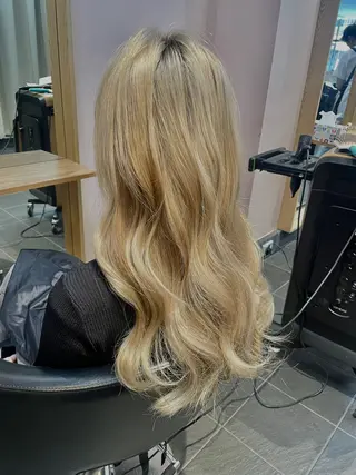 ロング Go today shaire salon所属・BLEACH 🟥 PERM 天神🏆のヘアスタイル