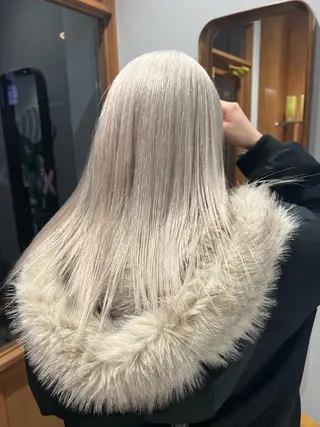 ロング soi所属・ケアブリーチ/ツヤ髪 /ハイトーン/西村のヘアスタイル