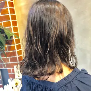 ミディアム シンタニナオト /梅田茶屋町のヘアスタイル