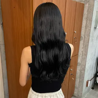 ロング カラー カリン/ カット・ブリーチのヘアスタイル