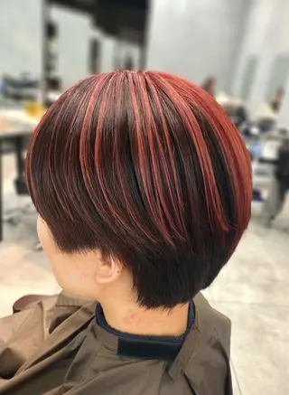 ショート カラー Nene 🪽🤍推しカラーのヘアスタイル
