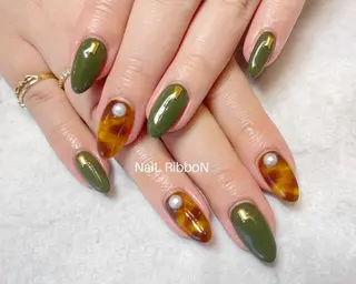 ネイル ネイルリボン 受付スタッフのネイルデザイン