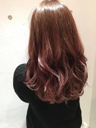 ロング カラー THE DAY所属・AKI HASHIMOTOのヘアスタイル