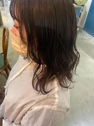 ミディアム なつめ🐶ショート ベージュカラーのヘアスタイル