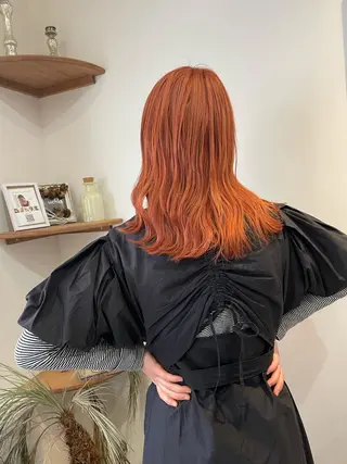 ミディアム 佐々木 芽衣のヘアスタイル