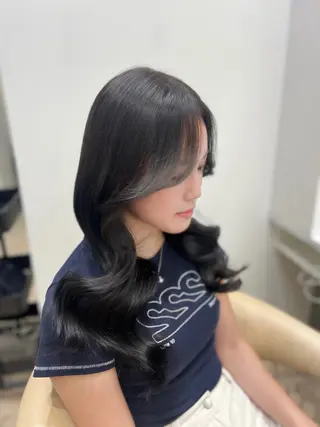 ロング カラー 髪質改善/透明感/ ブリーチ/桃谷翼のヘアスタイル