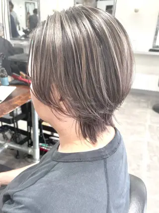 ミディアム 篠崎 佑季のヘアスタイル