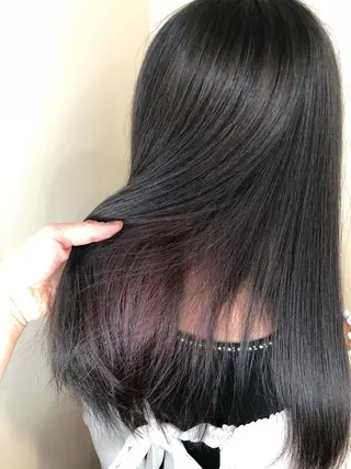 ロング カラー ウルフカット／吉村 桃子のヘアスタイル