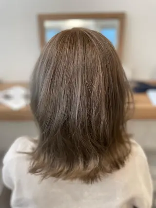 セミロング no4ナチュラル戸祭所属・山越 美裕樹のヘアスタイル