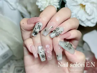 ネイル E.N🦋 長さ出し/持ち込みのネイルデザイン