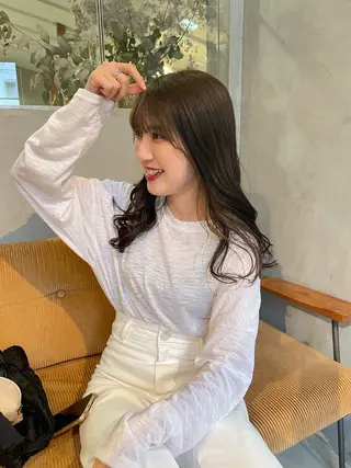 セミロング カラー 石田 まいやのヘアスタイル