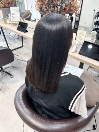 セミロング 光を纏うツヤ感ロング Natsuki🤍のヘアスタイル