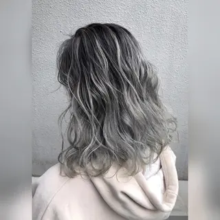 ミディアム 圧倒的美髪ストレート ツダケイタロウのヘアスタイル