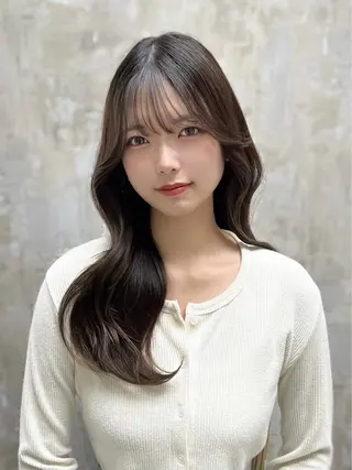 セミロング レイヤーカット/ 艶カラー/亜澄のヘアスタイル