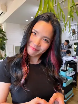 ロング 川上 梨乃のヘアスタイル