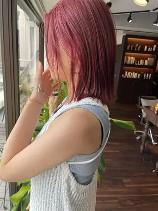 ミディアム カラー オカモト ミユウのヘアスタイル