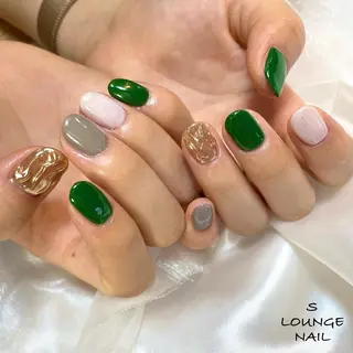 ネイル S LOUNGE NAIL所属・パーツたくさん🍓 SUMIのネイルデザイン