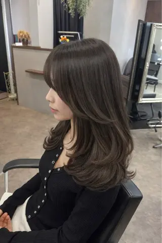 セミロング カラー AMI Hair  supply所属・髪質改善カラー 韓国風レイヤーのヘアスタイル