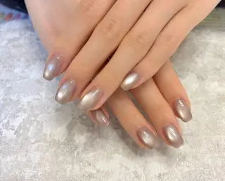 ネイル Lowé所属・Lowé みるくのネイルデザイン