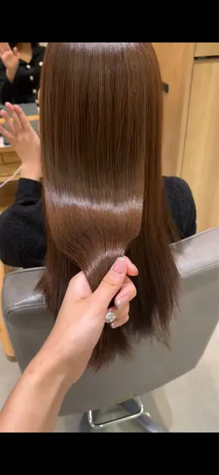 カラー 渡壁 文那のヘアスタイル