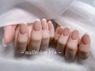 ネイル Nailsalon Vi+ももか🩷のネイルデザイン