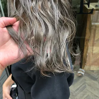 ロング カラー 山崎 義弘のヘアスタイル