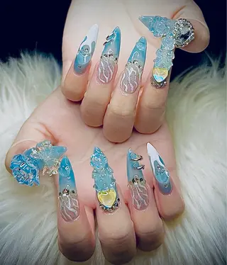 ネイル ダン ゴーゴックビックのネイルデザイン