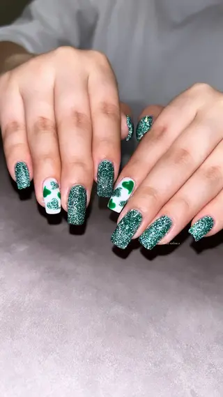 ネイル 関山 志乃のネイルデザイン