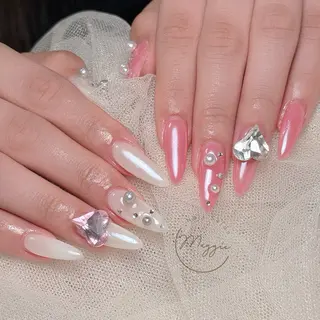 ネイル Maggie Nail🦩のネイルデザイン